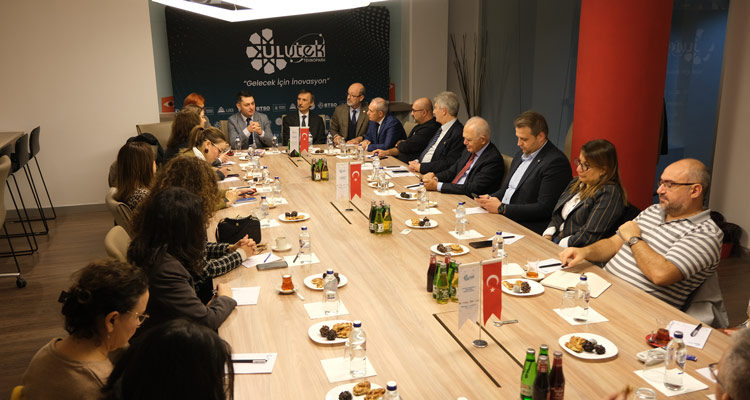 Bursa’da Akademi Ve İş Dünyası Ulutek’te Bir Araya Geldi