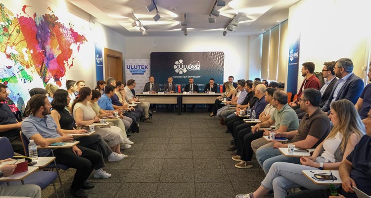 ROKETSAN, ULUTEK Teknoloji Sahnesi'nde Girişimcilerimizle Bir Araya Geldi